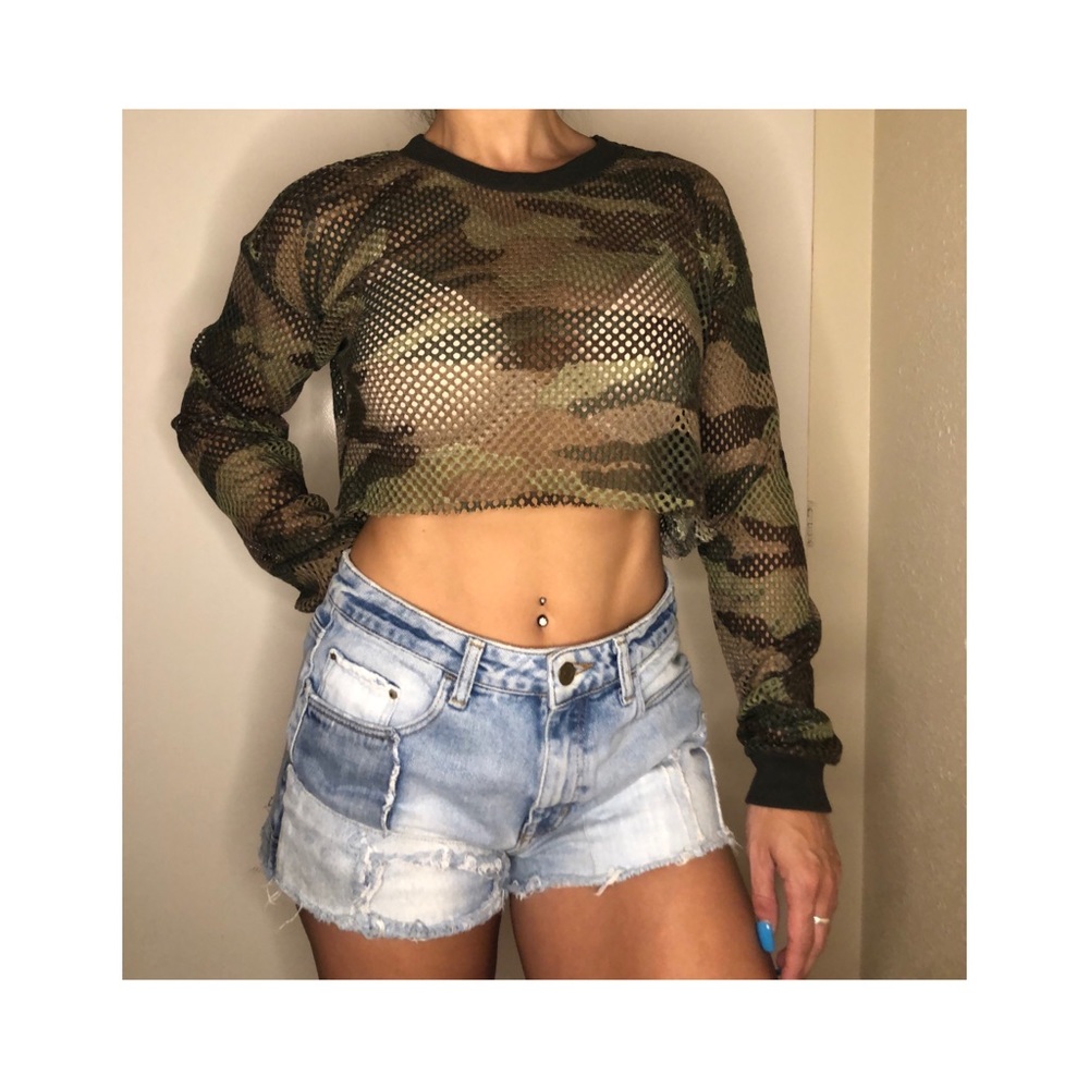💕3 for $18💕 Long Sleeve Camo Crop